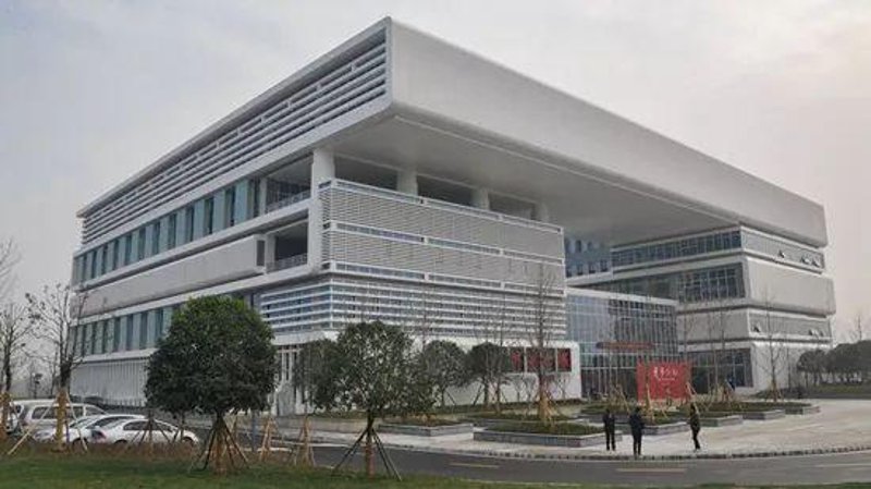 城市脉动中的家搬之旅：潜江居民的一站式搬家指南